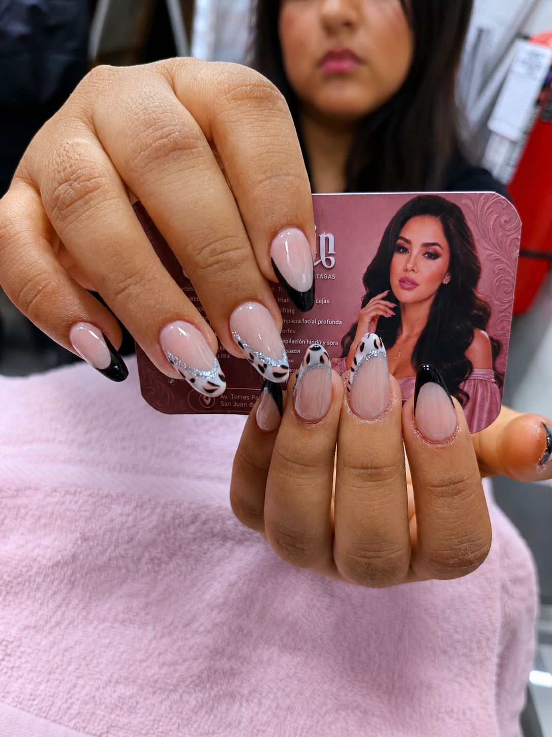 Diseño de Uñas Acrílicas